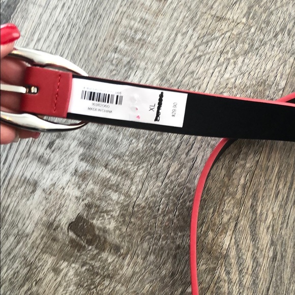 Express red belt Nwt great for holiday Christmas - Picture 3 of 3